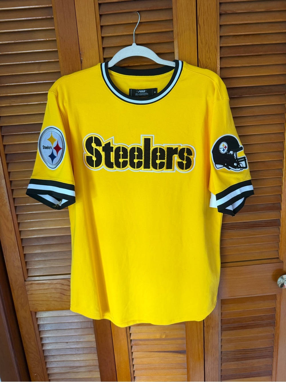 NWT PRO Standard Pittsburgh Steelers Black & Yellow Graphic Tee Sz Medium